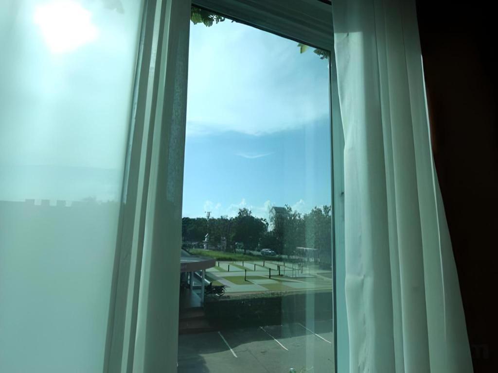 Thada Chateau Hotel Buriram Buitenkant foto