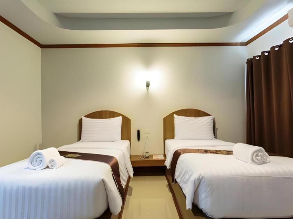 Thada Chateau Hotel Buriram Buitenkant foto